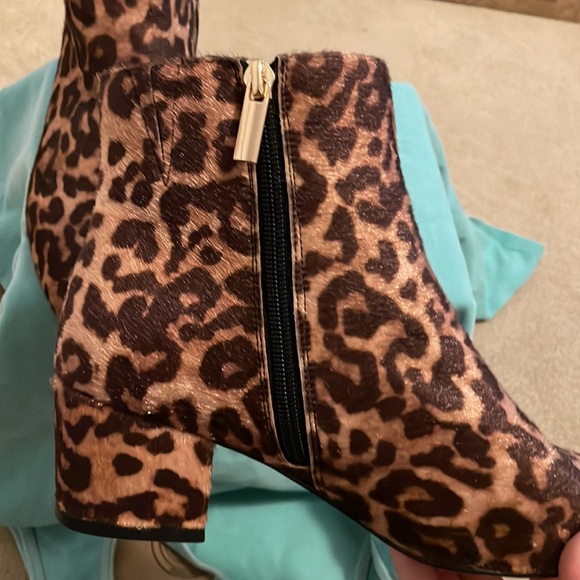 NWOT Comfort View wild print booties in size 9M - Picture 2 of 11